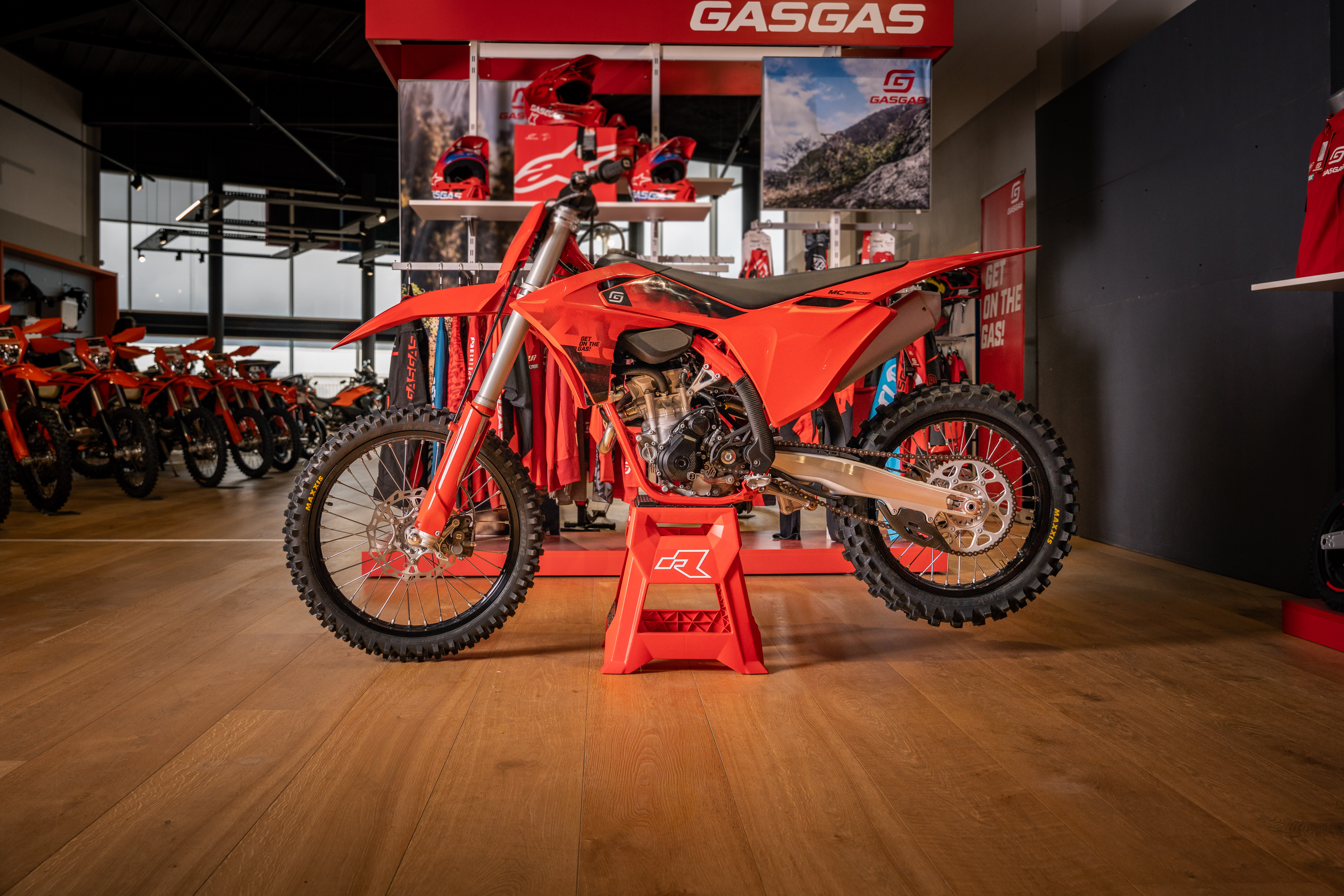 Moto QJ 2